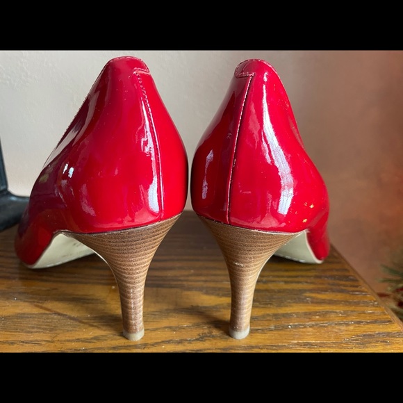 Cole Hann red peep toe heals - Picture 5 of 8